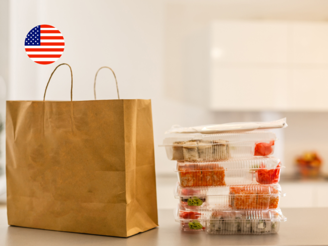 Stacked plastic food containers next to a paper bag with a US flag icon, illustrating the No Toxics in Food Packaging Act targeting PFAS, phthalates and BPA in food contact materials.