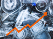 Plastic packaging waste with upward trend arrow, illustrating the 11 % growth in EU plastic packaging between 2011 and 2025 found by the JRC study